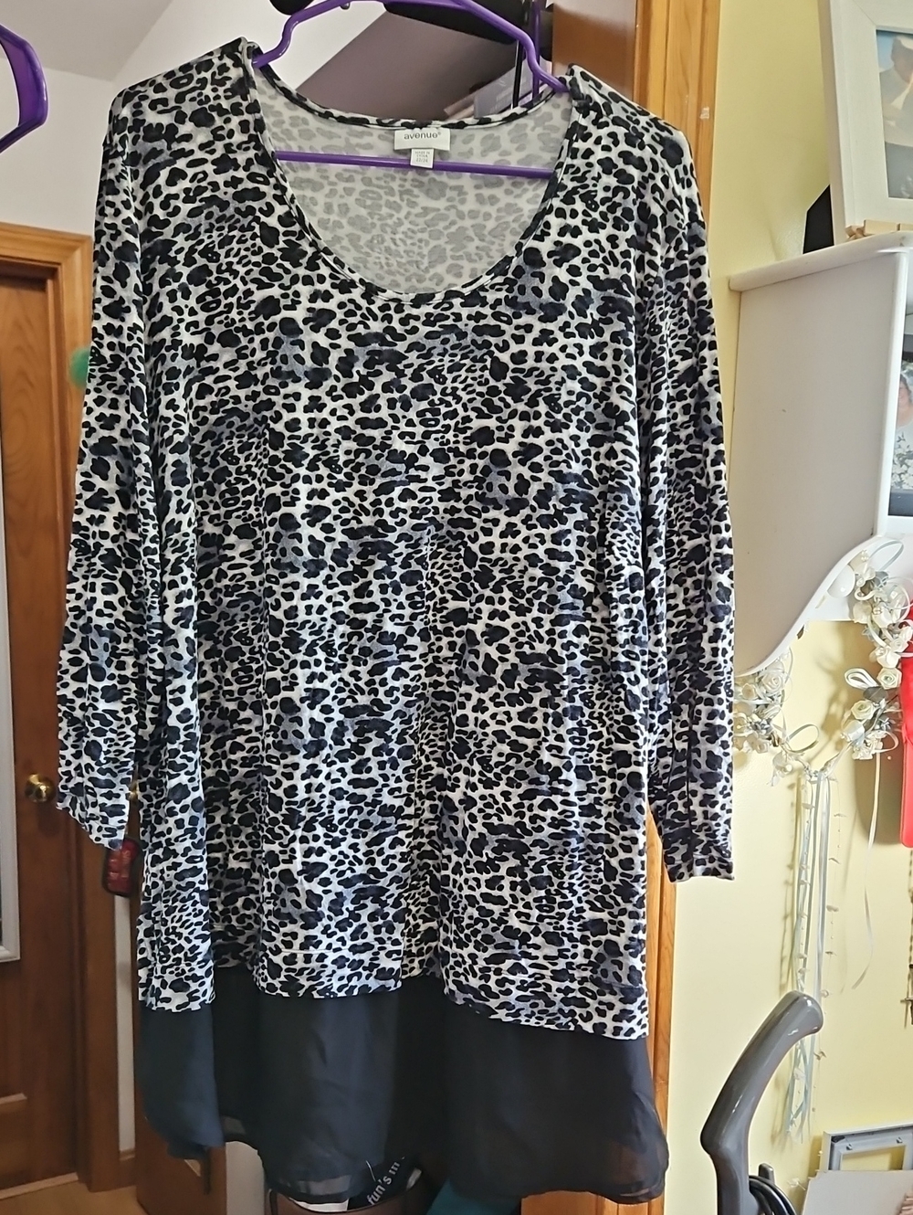 Aeropostale Black & White Leopard-Print Long-Sleeve Tunic with Chiffon Hem